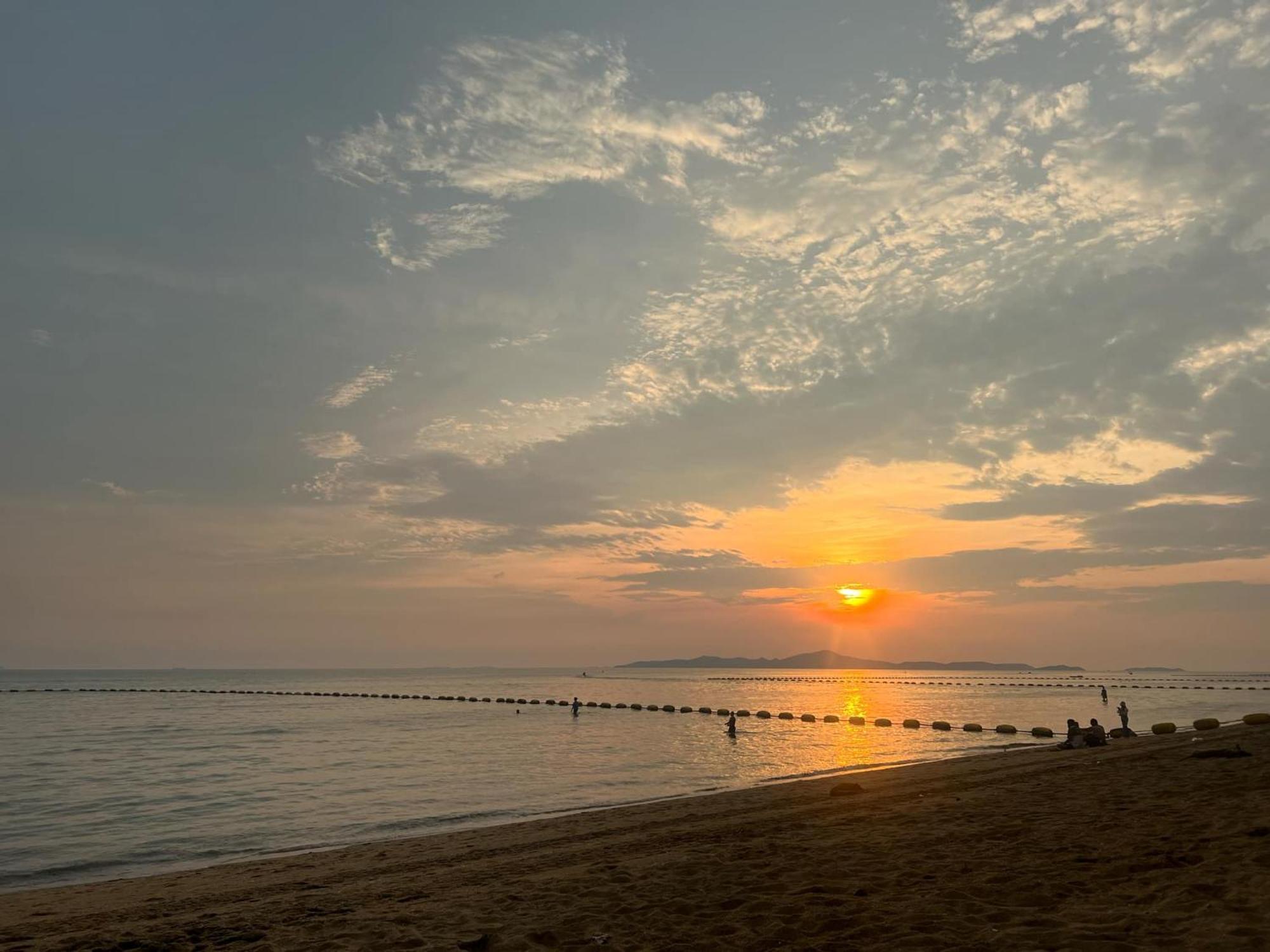 Hotel Soetnos Jomtien Beach Exterior foto